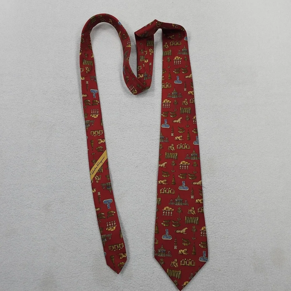 Salvatore Ferragamo Tie Mens Red 100% Silk Made in Italy Animal Novelty Print